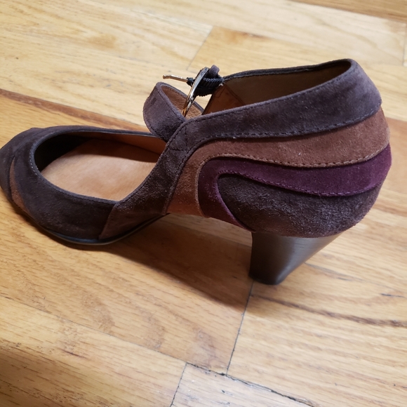 Shoes - Picture 3 of 6